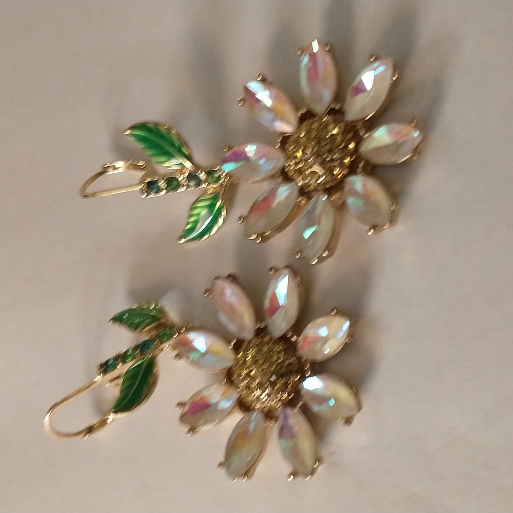 Betsey Johnson Daisy inspired earrings